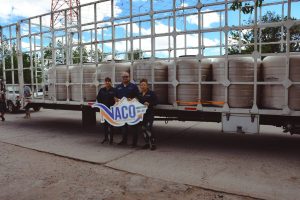 La dirección de Desarrollo Social de Naco, a través de su director Álvaro Carranza y su personal Farina Ozuna y Lucia Sanzon Olivares hicieron entrega el dia de hoy de tinacos que se obtuvieron a través del Programa Congregación Mariana Trinitaria cabe señalar que se llevo con éxito esta gestión por segunda ocasión por esta dirección que sigue invitando a la ciudadanía a acudir a la oficina y conocer el trámite para adquirir estos materiales para la vivienda. #ElBuenRumboSigue